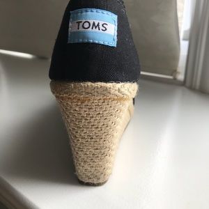 Black Tom’s Wedges